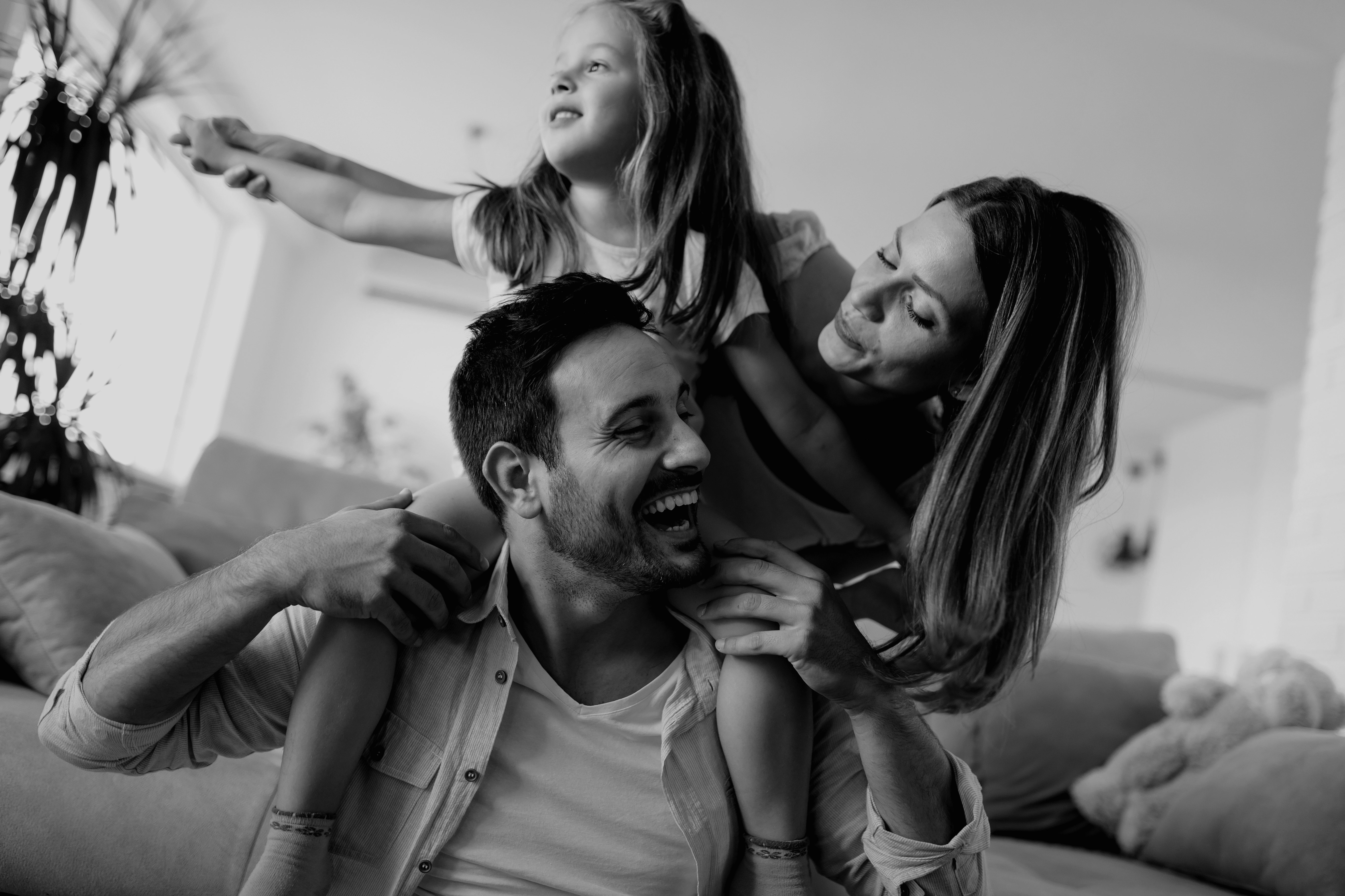 Familia disfrutando su hogar